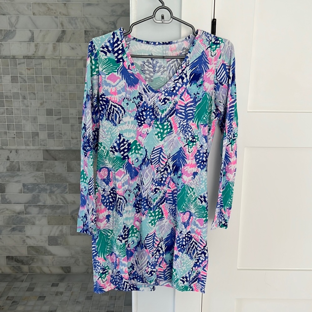 Great condition, very light material Lilly Pulitzer mini dress